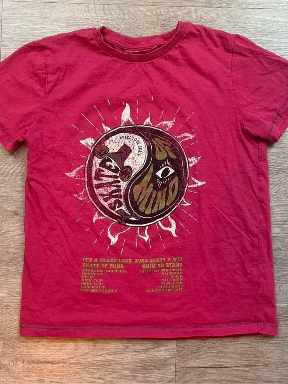 Skater pink + green tee shirt